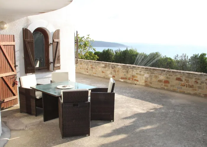 Charly Point By Interhome * Foiníki